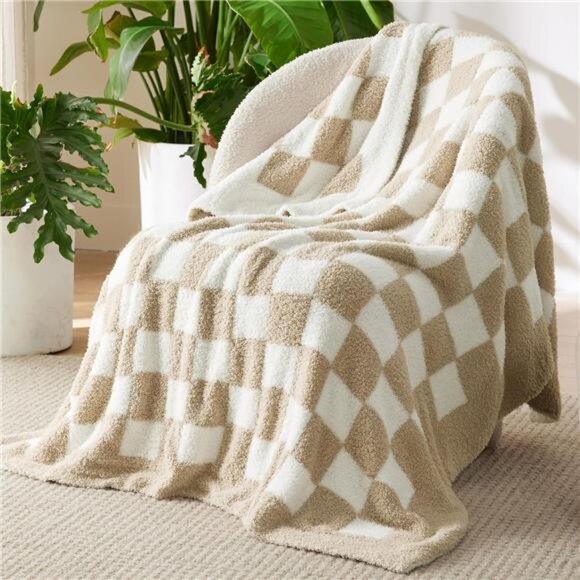 Bedsure Checkered Throw Blanket for Couch, Bed - Cozy, Soft, Anti-Static, Warm - Picture 3 of 14